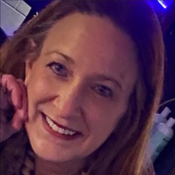 Meet your Posher, Connie - Picture 1 of 6